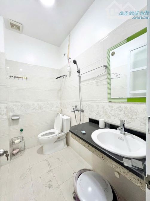 Nhà 3 tầng gần Metro Sở Dầu, oto đỗ cửa 65,6m2 chỉ 3,95 tỷ - 4