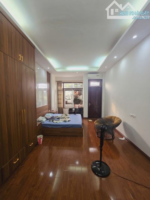 Bán nhà Nguyễn Văn Huyên – 66m² – 5T – MT 4m – Ô TÔ TRÁNH – KD – THANG MÁY CHỜ – 26 TỶ - 4