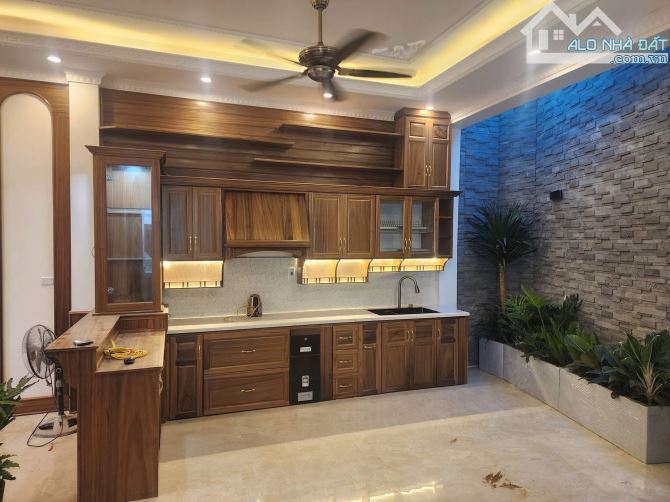 BÁN NHÀ 3 TẦNG NGÕ ĐƯỜNG BÁI - 4