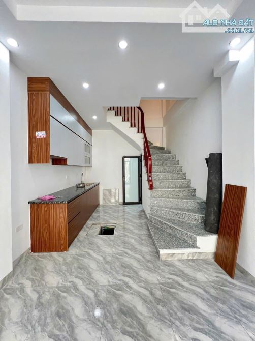 Bán nhà đẹp số 1 phụng châu .ô tô đỗ cửa. Cách trường TDTT 500m.30m.4 tầng .3x tỷ có TL - 4