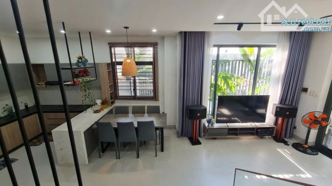 Bán nhà  Trần  cao Vân dt  59 m2  3 tầng  ngang 5.5 m  giá 4.95 tỷ - 4