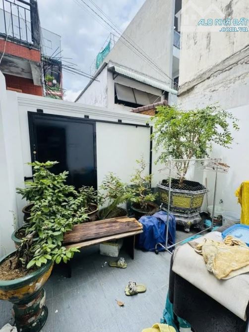 Nhà đẹp 4 tầng BTCT, hẻm 8m Văn Cao, 80m2, 4PN, tặng full Nội thất - 4