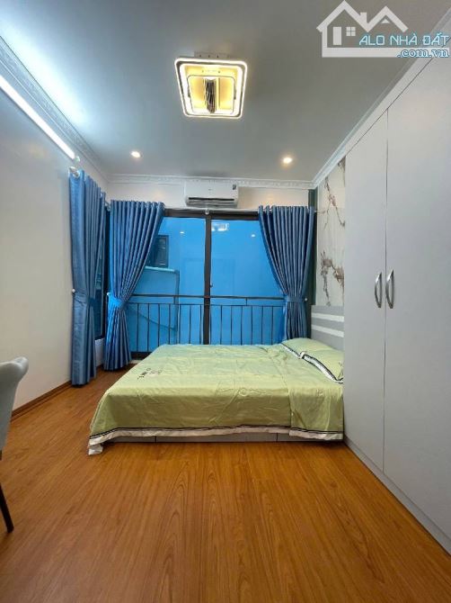 5.15 tỷ bán nhà phố Tây Sơn 20m2,nhà đẹp, thoáng sáng, đầy đủ nội thất, ngõ trước nhà rộng - 4