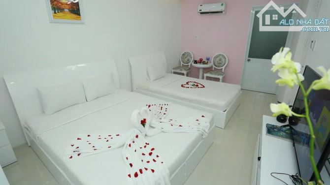 Bán Khách Sạn Mặt Tiền Đường Bùi Viện, PNL, Q1, 38 Phòng, HĐT 12000$ - 4