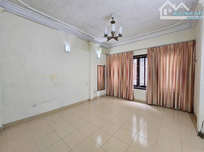 NGUYỄN CHÍ THANH ĐỐNG ĐA 46M 14TỶ 5T MT 4.5 PHÂN LÔ GARA ÔTÔ 10M RA MĂT PHỐ - 4