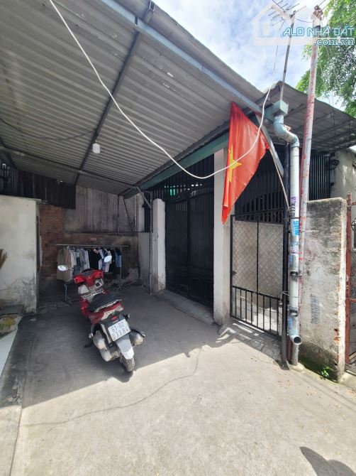 Bán nhà cấp 4 phía sau có 4 phòng trọ p.Tân Đông Hiệp Tp.Dĩ An chỉ 3ty150 TL M6983 - 4