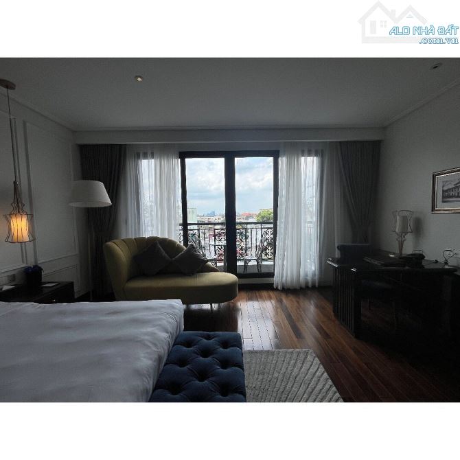 Bán khách sạn mặt phố Hàng Bè sát Hồ Gươm sổ đỏ 183m2, 11 tầng, 38 phòng - Giá 170 tỷ