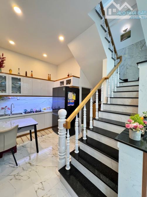 Bán nhà đầy đủ nội thất nằm gần Chợ Vĩnh Hải, gần Trường học, gần Biển Nha Trang - 5