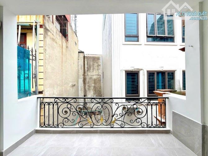 Chính chủ bán nhà 4 tầng, 54m, ô tô vào nhà, ở sướng, kinh doanh đỉnh, Đường Láng - 5