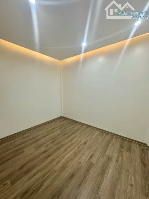 Chính chủ bán nhà 5 tầng, 41m, ngõ ba gác, ở sướng, kinh doanh đông khách, Đường Láng - 5