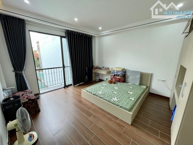 Nhà đẹp nội thất hiện đại ô tô vào nhà ngõ Phố Giang Biên DT 47m2 . Giá 11.2 tỷ - 5