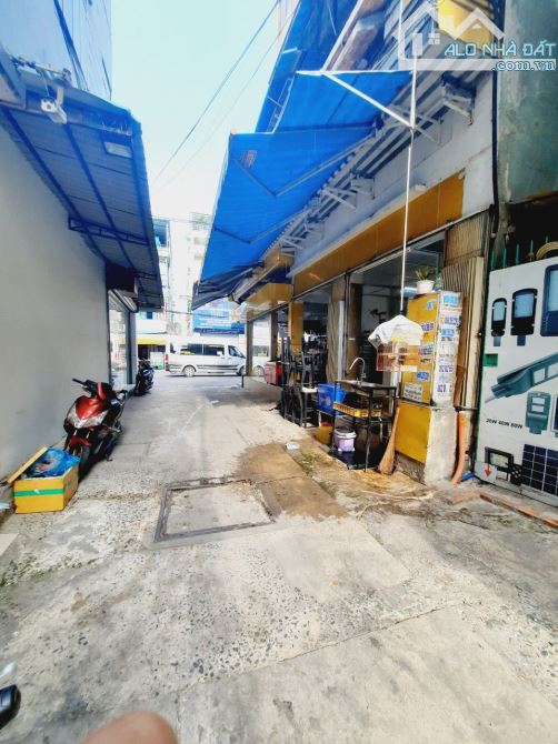 Nhà hẻm xe hơi 3 lầu Nguyễn Kim Q10, 3pn 3wc 15 triệu - 5