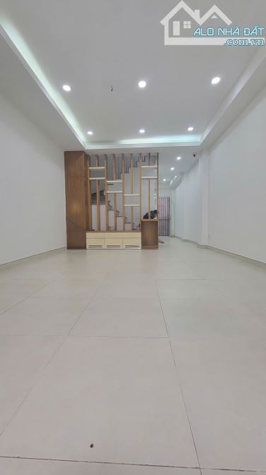 Cách 1 căn ra mặt tiền ! Bán nhà hẻm xe hơi Hoàng Hoa Thám P7 Bình Thạnh 4x10 nhà 4 tầng - 5