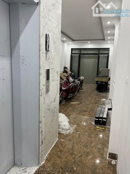 Tôn Đức Thắng, Nhà đẹp ở ngay 7 tầng TM, Lô góc 2 thoáng, Oto đỗ cửa. 72m2, mt 4m. 18.5 tỷ - 5