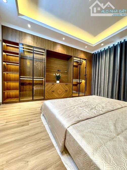 NHÀ ĐẸP GẦN PHỐ - NGÕ THÔNG RỘNG - SỔ VUÔNG - 50M2 – 4 TẦNG – NỘI THẤT XỊN KHƯƠNG TRUNG . - 5