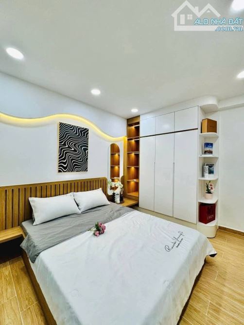 NHÀ ĐẸP GIÁ TỐT TRÊN ĐƯỜNG BÙI VĂN BA, Q7- GIÁ: 4.01TỶ/ 68,5M2 (5,3MX16). ĐANG CHO THUÊ - 5