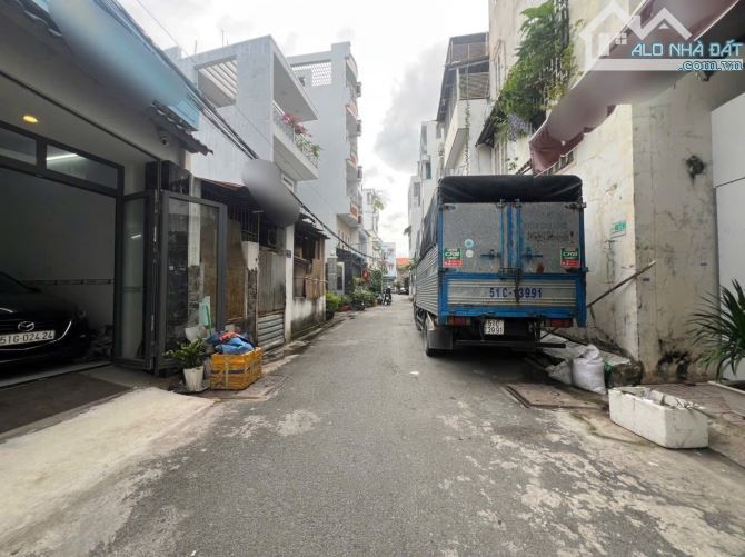 Nhà bán: đường Lê Sát. Q Tân Phú. DTSD 71m2. 2 tầng. Giá 7,3 tỷ - 5