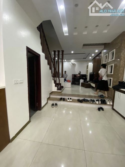 Chính chủ bán nhà 6 tầng, 52m, ở sướng, kinh doanh đông khách, ô tô vào nhà, Thái Hà - 6