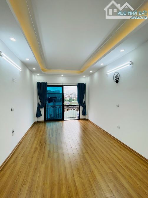 Chính chủ bán nhà 7 tầng, thang máy,  62m, ở sướng, view hồ, Linh Quang - 6