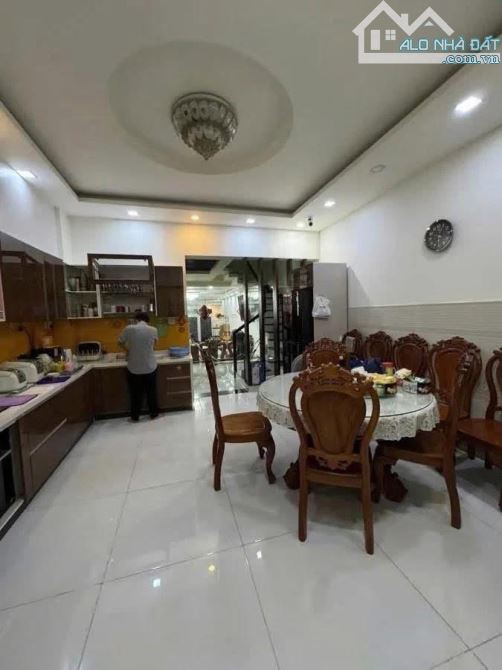 Nhà bán: đường 25A. Q6. DTSD 113m2. 5 tầng. Giá 20,5 tỷ - 6