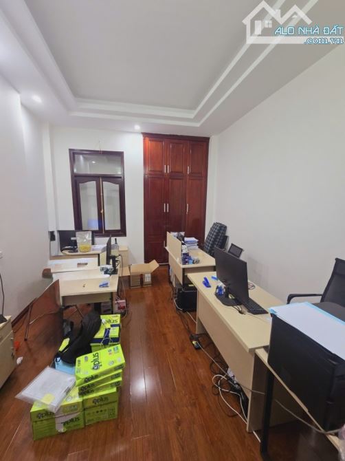 Bán nhà Nguyễn Văn Huyên – 66m² – 5T – MT 4m – Ô TÔ TRÁNH – KD – THANG MÁY CHỜ – 26 TỶ - 6
