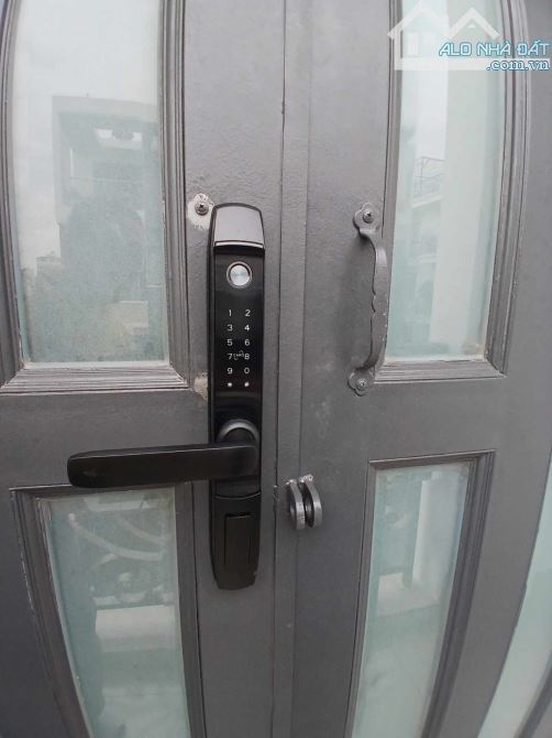 CHDV 6 TẦNG THANG MÁY 135m2 - 16 PHÒNG THU NHẬP HƠN 100TR/THÁNG - 6