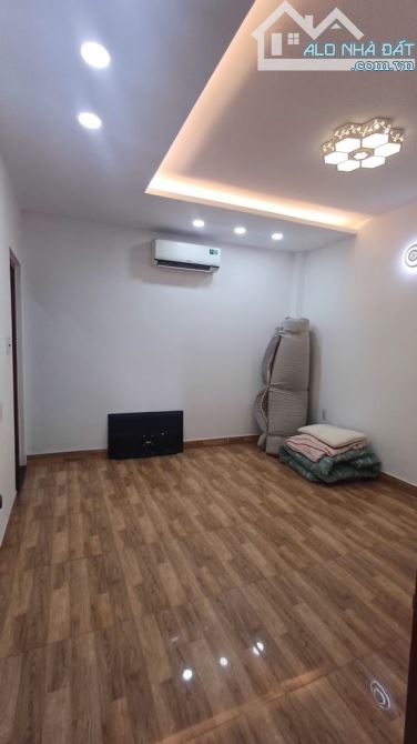 CHDV siêu lợi nhuận 816tr- 11PN-Hoàng Hoa Thám-104m2 ngang 6.2m-4 tầng-chỉ 14tỷ TL - 6