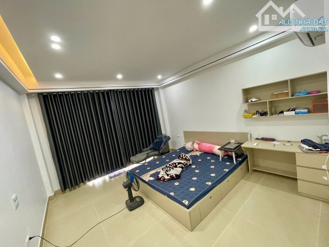 Nhà đẹp nội thất hiện đại ô tô vào nhà ngõ Phố Giang Biên DT 47m2 . Giá 11.2 tỷ - 7