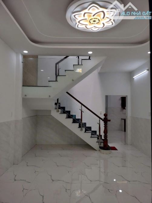 Nhà bán: đường Hồ Ngọc Lãm . Q Bình Tân. DTSD 69m2. 2 tầng. Giá 4,99 tỷ - 7