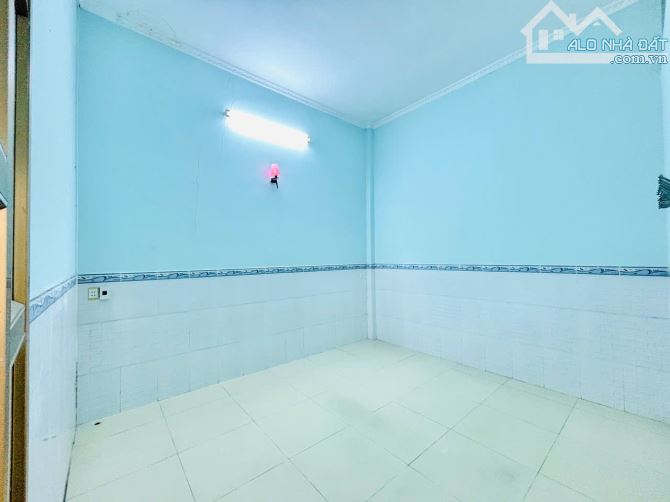 Bán Nhà Hóc Môn 2 Mặt Tiền - 78M2 (5,5x 14m ) - 2Tầng - HXH Thông-  Chỉ 3.1Tỷ. - 8