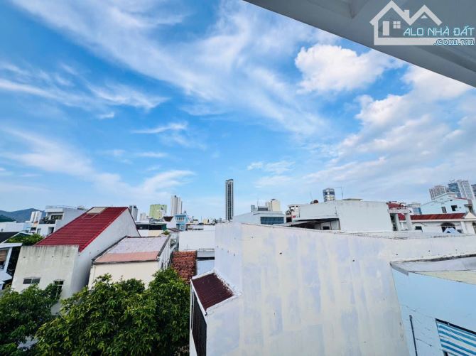 Bán nhà đầy đủ nội thất nằm gần Chợ Vĩnh Hải, gần Trường học, gần Biển Nha Trang - 9