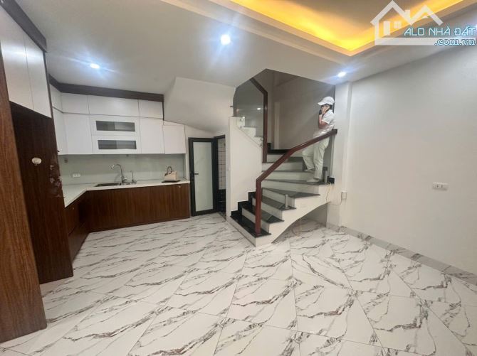 BÁN NHÀ PHỐ PHÚC ĐỒNG LONG BIÊN 6 TỶ 35m 5 TẦNG MT 4m Ô TÔ KINH DOANH FULL NT - 9