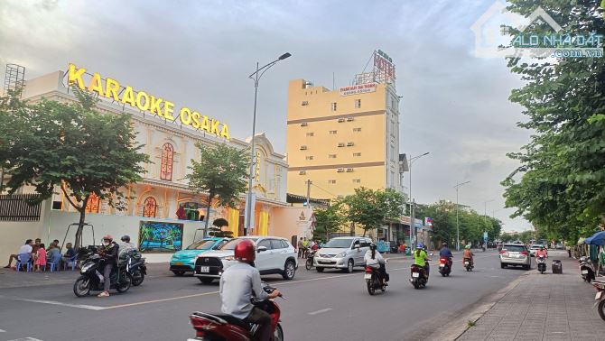 BÁN ĐẤT MẶT TIỀN HAI BÀ TRƯNG NỐI DÀI, NGANG HƠN 6M CÓ DÒNG TIỀN,BIGC GO DĨ AN,CHỈ 13TỶ TL - 4