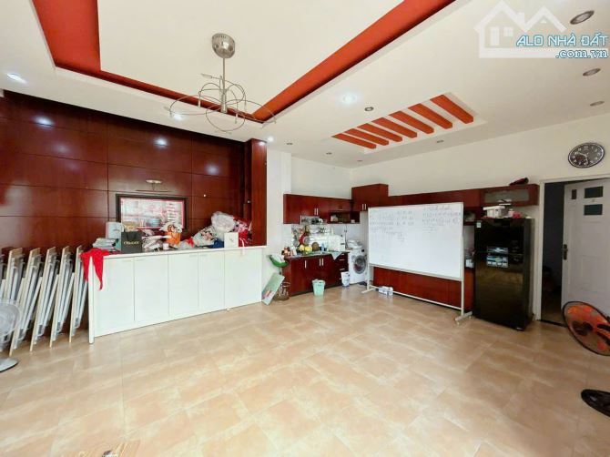 Bán nhà 1 trệt 1 lầu gần Công Viên Biên Hùng, Trung Dũng, Biên Hòa, 110m2, giá 5 tỷ 800.