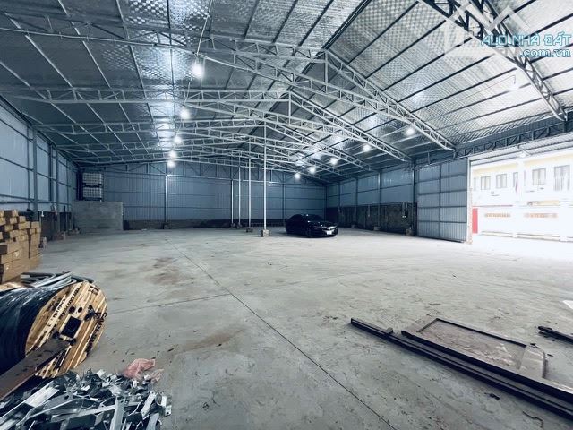 Cho thuê 600m2 trung tâm TT Chúc Sơn