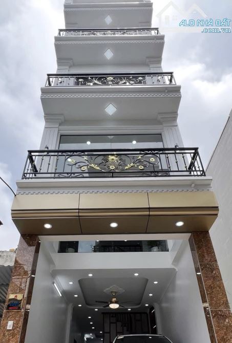 Bán nhà Đông Mỹ, Thanh Trì 60m2 x 4 tầng thang máy, gara ô tô, giá hơn 8 tỷ