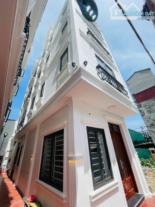 6 tỷ có căn nhà - 45m2 6 phòng khép kín để ở và cho thuê gần ĐH Công nghiệp dòng tiền 20tr