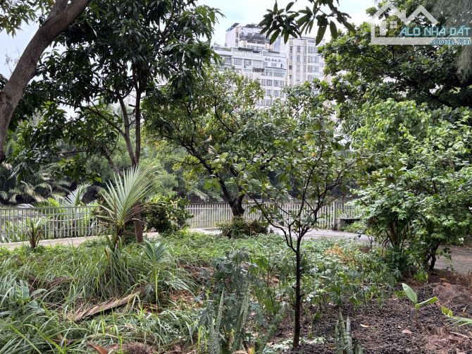 Bán biệt thự sân vườn Quận 7 – View sông – Gần Phú Mỹ Hưng – Khu dân trí cao