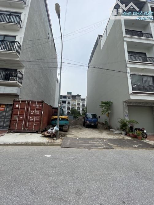 Chính chủ nhờ Bá.n đất TĐC ngõ 172 Phú Diễn - 43m2 - Ô TÔ TRÁNH - ĐỖ CỬA - vị trí đẹp
