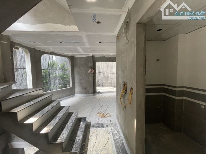 Bán nhà 42m2 Hoài Đức 6.5 tỷ xây mới 5p ra Nhổn xung quanh các trường đại học
