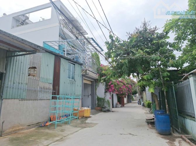 Chỉ 8.5 tỷ DT 270m2 đất, có nhà cấp 4, đường Vĩnh Phú 14, Vĩnh Phú, Thuận An, BD