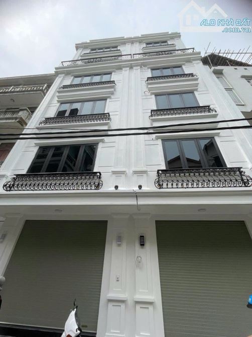 Bán Nhà Ba Đình - DT 50m2 × 7 Tầng Thang Máy - ÔTô Tránh Vỉa Hè Rộng - Kinh Doanh Sầm Uất