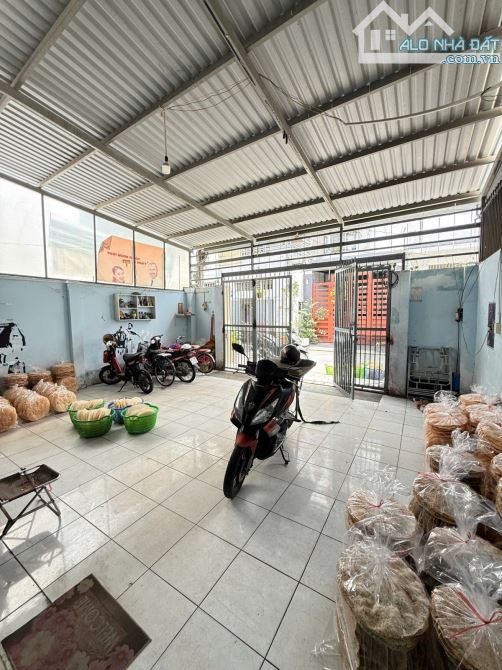 BÁN NHÀ ĐƯỜNG TÂN THỚI NHẤT, 196M2, 7X28, 10.5 TỶ