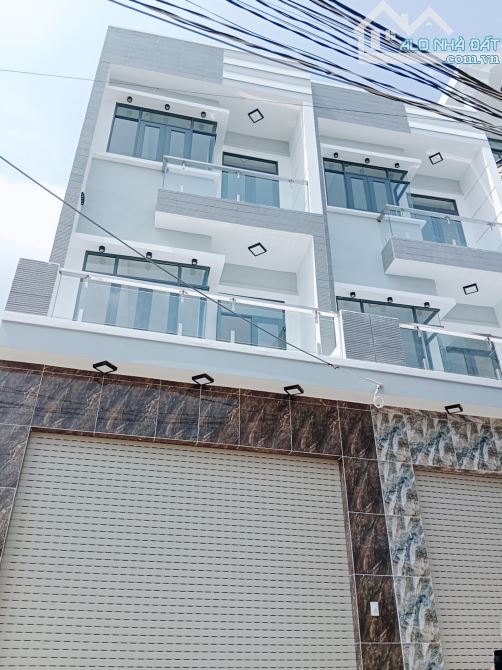 Bán nhà sổ hồng riêng, vay bank, 1 trệt, 2 lầu, 4 phòng ngủ