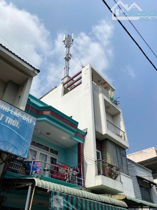 Bán nhà 2 tầng đường Hà Huy giáp phường thạnh Xuân quận 12