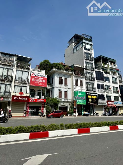 Mặt phố Hồng Tiến, Nhà 6 tầng thang máy, Kinh doanh cho thuê DT 100m2 mt 7m