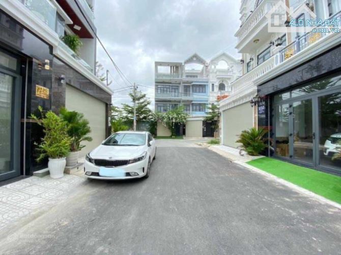 CĂN GÓC CỰC ĐẸP - VIEW CÔNG VIÊN - NHƯ BIỆT THỰ - 4 TẦNG - 8❌11 - KDC CAO CẤP ĐỒNG BỘ - TR