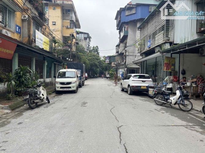 Bán nhà Khu Phân Lô Tây Kết - Lô góc 3 thoáng, ÔTÔ vào nhà, 2 mặt ngõ - 100m2 - Hơn 15 Tỷ