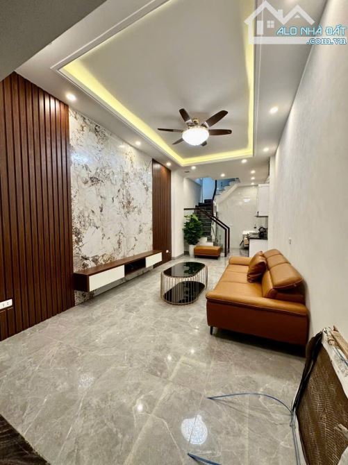 HỒ TÙNG MẬU – 32M² – 5 TẦNG – GẦN GA TÀU ĐIỆN, NHIỀU TRƯỜNG ĐẠI HỌC – GIÁ 7.35 TỶ