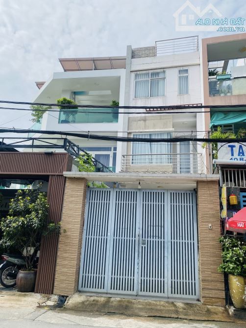 Nhà mới 4 tầng (4x18) MT đường 12m, gần BV Lê Văn Thịnh, giá 10,5 tỷ TL